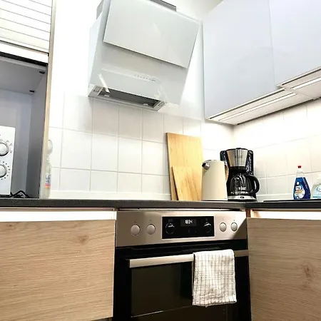 Appartement Modern Eingerichtete Im Stadtzentrum Kostenloser Parkplatz