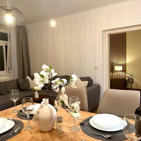 Apartment Modern Eingerichtete Im Stadtzentrum Kostenloser Parkplatz Zittau