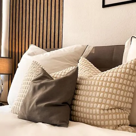 Appartement Modern Eingerichtete Im Stadtzentrum Kostenloser Parkplatz