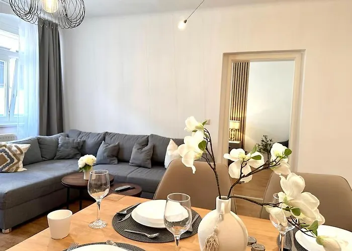 Modern Eingerichtete Im Stadtzentrum Kostenloser Parkplatz