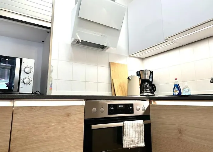 شقة Modern Eingerichtete Im Stadtzentrum Kostenloser Parkplatz