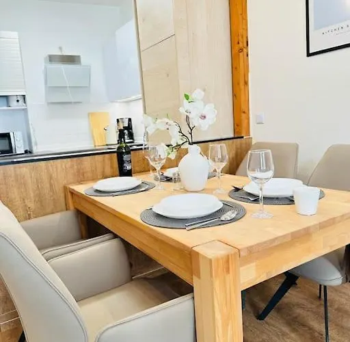 Modern Eingerichtete Im Stadtzentrum Kostenloser Parkplatz تسيتاو