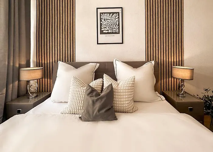 Modern Eingerichtete Im Stadtzentrum Kostenloser Parkplatz شقة *